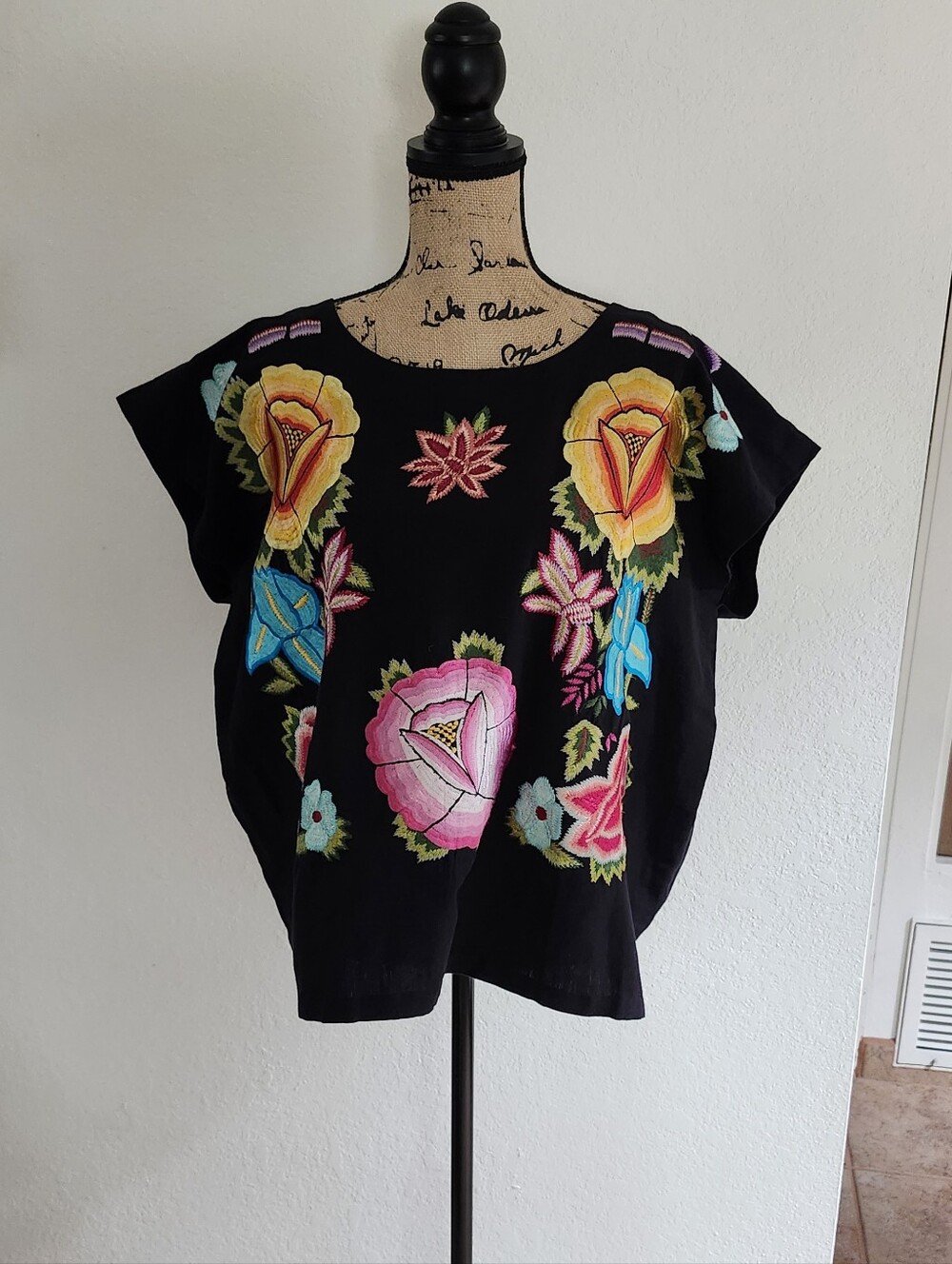 NWT Vintage Collection Black 100% Cotton Embroidered Top Sz XL